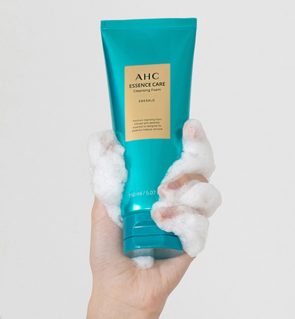 AHC Essence Care Cleansing Foam Emerald